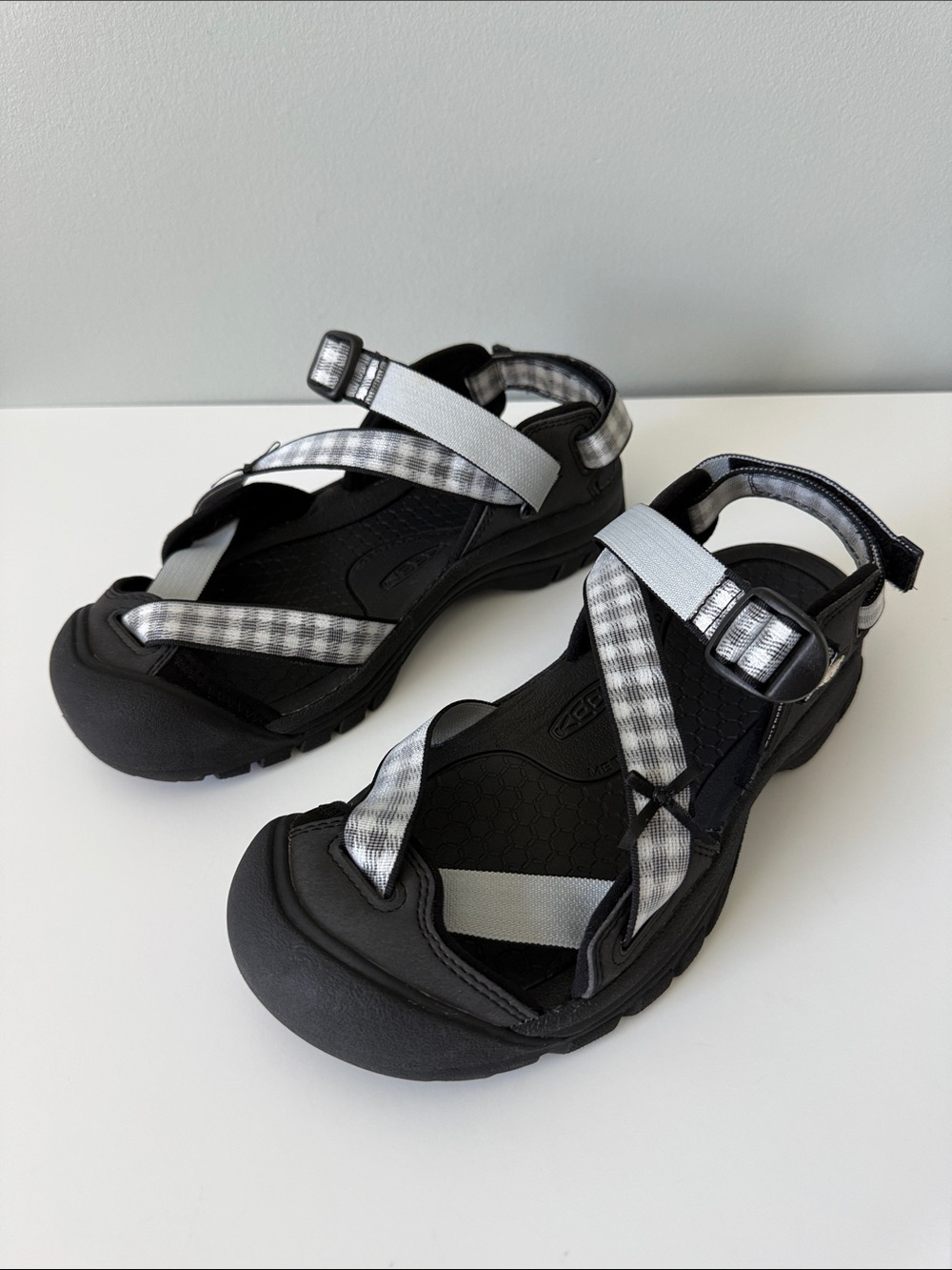 Keen Zerraport ll - Black Gingham US W 8.5 - Picture 2 of 12